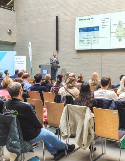 Rückblick auf das OFM25: Fachvorträge und Diskussion auf der Bühne 2025